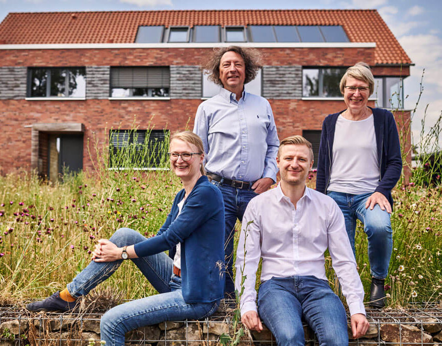 Marielena Bloh, Gabriele Bloh, Julian Bloh und Torsten Flemming  mit dem gesamten Team